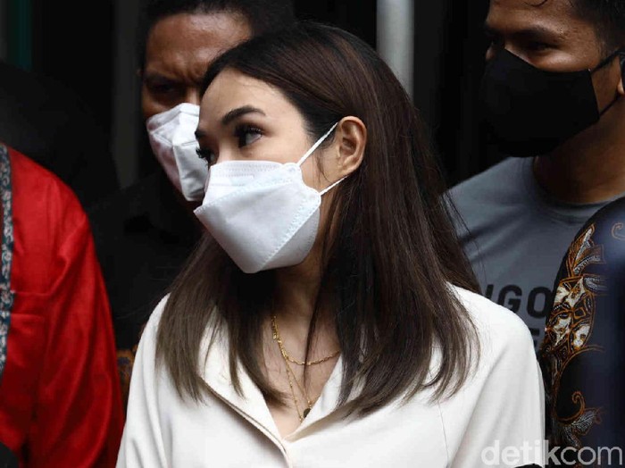 Gisella Anastasia saat ditemui di PN Jaksel.