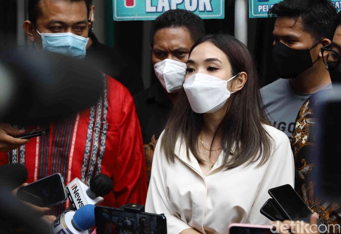 Gisella Anastasia saat ditemui di PN Jaksel.