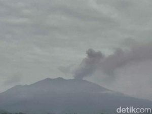 Aktivitas Vulkanik Gunung Raung Meningkat