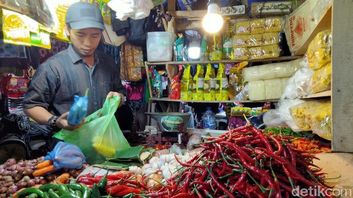 Harga cabai rawit di Pasar Pandeglang mencapai Rp 160 ribu per kg