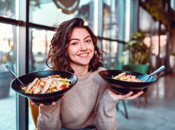 Gen Z Pilih Makanan Tidak Enak Demi Sehat, Tapi Bingung Cara Diet Seimbang