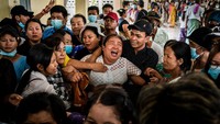 Selain memakan korban dari pihak demonstran antikudeta, beberapa orang yang tewas juga berasal dari warga sipil yang bahkan tidak berpartisipasi dalam protes. Sebagian besar tewas di Myanmar tengah, sementara setidaknya tiga orang tewas di pusat perdagangan Yangon.