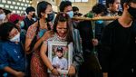 Jerit Tangis Keluarga Korban yang Ditembak Militer Myanmar