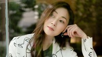 Para netizen pun dibuat takjub dan kagum dengan kecantikan dan keseksiannya yang awet. Foto: Dok. Weibo