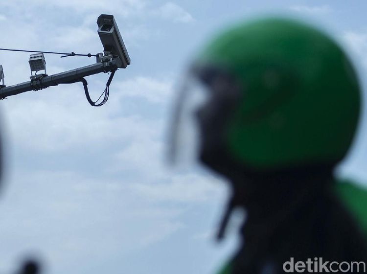 Duh, Kamera ETLE Harmoni Kok Menghadap Langit?