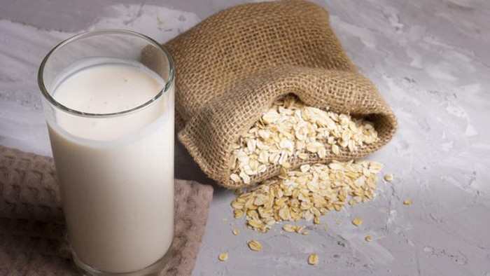 Manfaat Oat Milk, Susu Nabati yang Tengah Naik Daun Manfaat Oat Milk, Susu Nabati yang Tengah Naik Daun