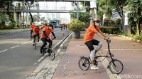 Sandiaga Uno pun tiba di kantornya kawasan Jalan Medan Merdeka Barat, Jakarta.