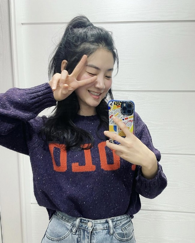 Park Ju Hyun telah menjadi model video klip sejumlah lagu, antara lain Cartoon yang dipopulerkan Zico dan Workman yang dibawakan Jang Sung Kyu bersama Jay Park dan Sik-K. Foto: dok Instagram charmgirl_1005