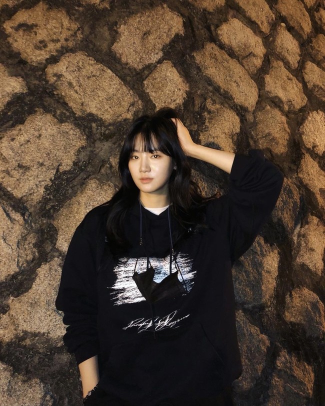 Park Ju Hyun lahir di Busan pada 5 Oktober 1994. Ia mulai tertarik dengan dunia akting sejak menonton pertunjukan musikal Cats saat SMA. Foto: dok Instagram charmgirl_1005