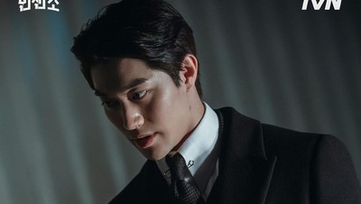 9 Foto Ganteng Kwak Dong Yeon, Pemain Drakor Vincenzo yang Jadi Bos Palsu