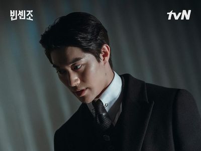 9 Foto Ganteng Kwak Dong Yeon, Pemain Drakor Vincenzo yang Jadi Bos Palsu