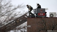 Penembakan brutal ini terjadi beberapa hari setelah pria bersenjata menewaskan delapan orang di panti pijat dan spa di Kota Atlanta, negara bagian Georgia. AP Photo/Joe Mahoney.