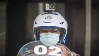 Sambodo menekankan lewat sistem e-TLE mobile nantinya personel tidak perlu melakukan penindakan di tengah jalan. Namun dia memastikan bagi para pelanggar yang terekam akan segera dikirim bukti tilang ke rumah masing-masing. ANTARA FOTO/Mohammad Ayudha  