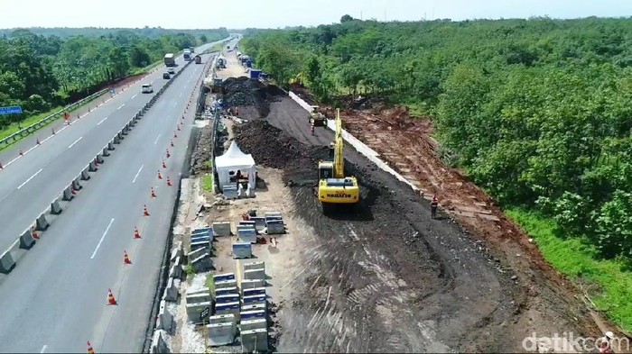 Perbaikan jalan ambles di Tol Cipali.