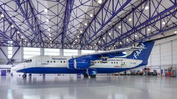 pesawat bae 146 airborne laboratory faam - Menengok Lab Terbang Terbesar dari Eropa yang Misinya Selamatkan Warga Dunia