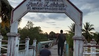 Gerbang Masuk Pantai Lakban