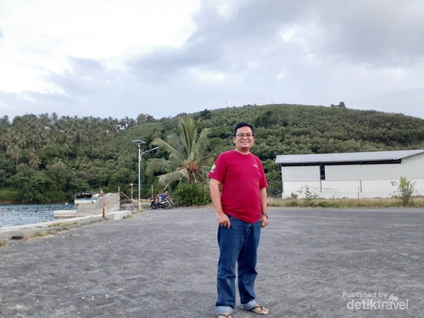Photo berlatar Bukit Harapan