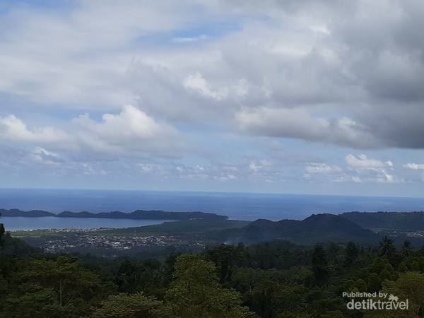 Pantai Lakban dari udara