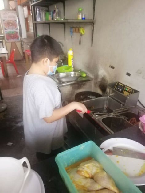 remaja 12 tahun jago masak dan jualan nasi lemak