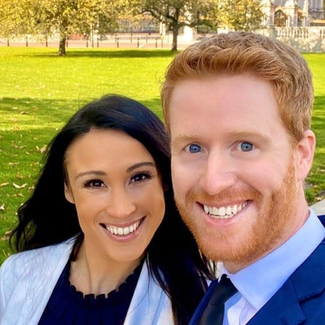 Saat bekerja, ia biasanya dipasangkan dengan Henry Moley. Henry mendapat julukan Pangeran Harry dari Utara. (Foto: Instagram/@sarahmhlangaofficial)