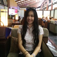 Jika diperhatikan, barang-barang yang dikenakan oleh Sisca Kohl juga merupakan barang bermerek yang berharga fantastis. Dia juga seringkali membagikan kemewahan hidupnya. Foto: dok. Instagram/@siscakohl