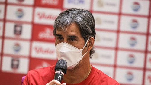Stefano Cugurra Teco memberi keterangan menjelang Bali United dengan Persib Bandung di Piala Menpora 2021.