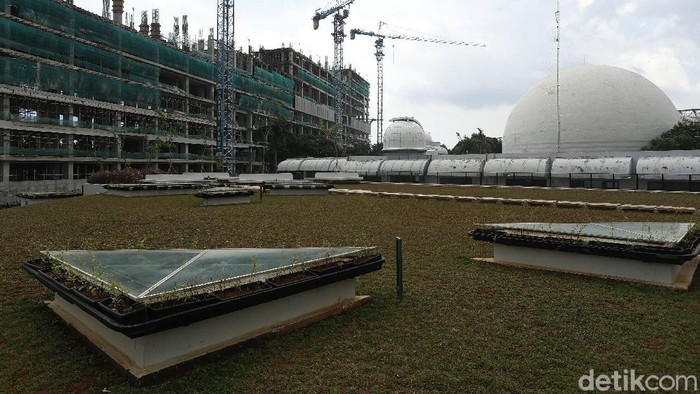 Terkini! Progres Pemugaran Planetarium Jakarta Planetarium, Observatorium, dan bangunan melekat sekitar Planetarium sedang dalam proses persiapan renovasi sarana dan prasarana. Penasaran?