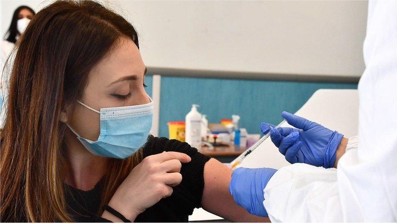Vaksin AstraZeneca: Uji coba di AS tunjukkan aman dan sangat efektif, hasil yang diperkirakan akan yakinkan negara yang tunda distribusi Vaksin AstraZeneca: Uji coba di AS tunjukkan aman dan sangat efektif, hasil yang diperkirakan akan yakinkan negara yang tunda distribusi