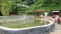 Untuk bisa sampai ke lokasi, wisatawan harus menempuh jalan naik turun. Lelah dan capek bakal terbayar setelah sampai di destinasi ini. (Dian Utoro Aji/detikTravel)