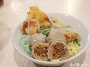 Huaah! Pedas Meledak Bakso Mercon Cak Kar yang Spesial