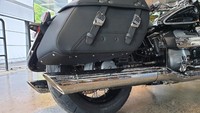 Selain itu, desain knalpotnya juga dibuat sedikit berbeda supaya bisa menyesuaikan dengan keberadaan saddle bag. Foto: Luthfi Anshori/detikOto