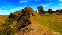 Bukit Bikium yang indah, cocok buat menambah koleksi fotomu.
