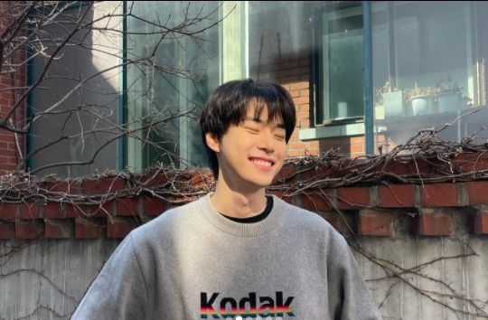 Alasan doyoung nct minum teh untuk kesehatan.