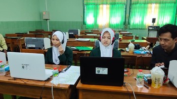 Game of Hajj ini dibuat karena saat di sekolah ada pelajaran tentang haji. Game ini jadi solusi pelajaran manasik yang butuh tempat luas dan replika haji. (Dok. MTs NU Banat Kudus)