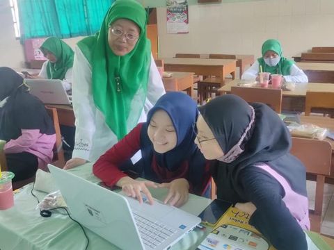 Game of Hajj, game bertema ibadah haji Buatan Siswa MTs NU Banat di Kudus menang medali emas ajang ASEAN Innovative science Environmental, Entrepreneur Fair (ASEEF) tahun 2021.