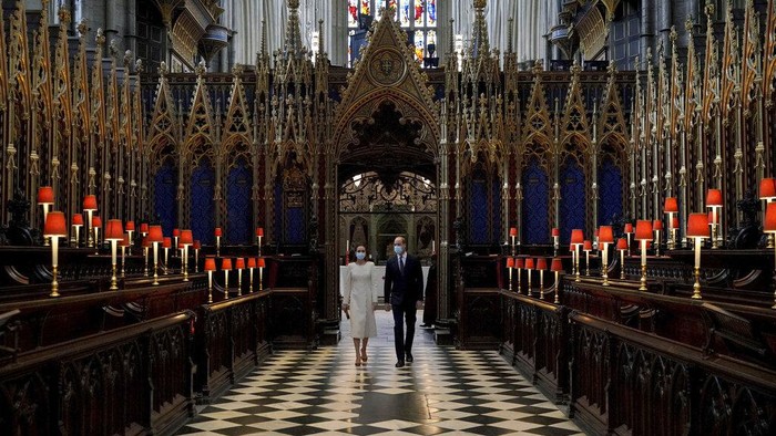 Gereja Westminster Abbey dialihfungsi jadi pusat vaksinasi COVID-19 di Inggris. Ribuan vaksin untuk warga Inggris disediakan di bangunan bersejarah tersebut.