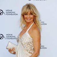 Goldie Hawn menyimpan Piala Oscar yang diraihnya pada 1970 lewat film Cactus Flower di ruang meditasi. Kadang disimpan di dalam kantong mantel atau bahkan di sembarang tempat. Tidak ada ruang khusus untuk trofi. Penghargaan hanyalah sejarah, itu filosofi saya, ucapnya. Foto: Getty Images/Eamonn M. McCormack