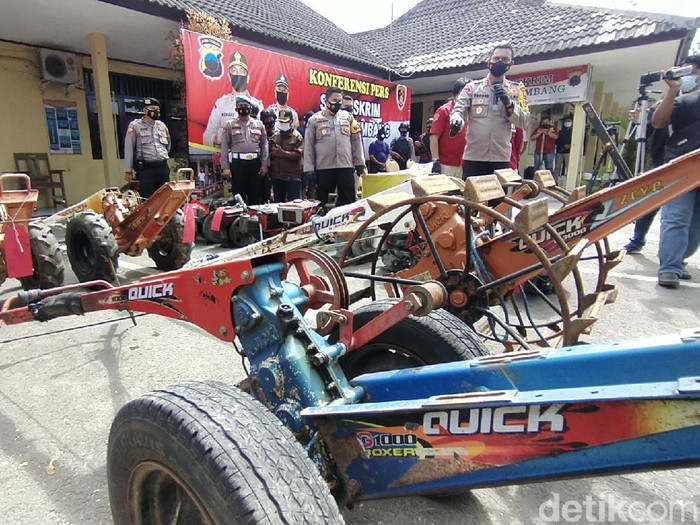 Jumpa pers kasus pencurian traktor di Kabupaten Rembang, Rabu (24/3/2021).
