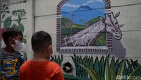 Kehadiran mural tersebut tak hanya untuk mempercantik kawasan Perumahan Bintara Jaya Village 2, tetapi juga menjadi sarana edukasi bagi anak-anak sekitar.