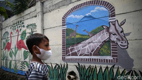 Kala Mural Bertema Hewan Jadi Sarana Edukasi Anak-anak di Bekasi