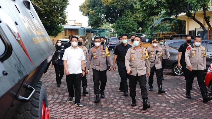 Kapolda Jatim Irjen Nico Afianta cek lokasi kongres hmi di gedung islamic center