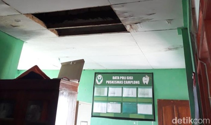 Kerusakan di Puskesmas Camplong, Kabupaten Kupang, NTT, 24 Maret 2021. (Arni Sulistiawati/detikcom)