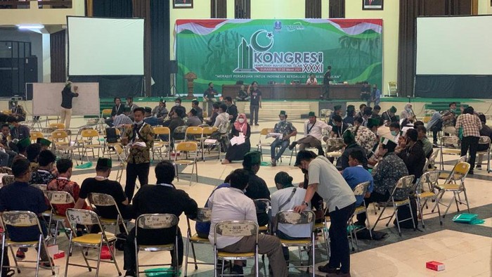 Kongres XXXI Himpunan Mahasiswa Islam (HMI) yang sempat ricuh di Surabaya