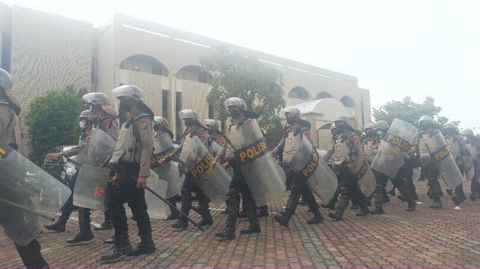 Kongres XXXI HMI di Gedung Islamic Center Surabaya dijaga ribuan personel polrestabes surabaya