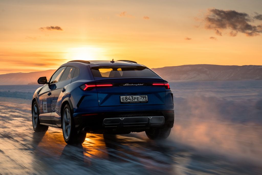 Lamborghini Urus Pecahkan Rekor Kecepatan di Atass ES