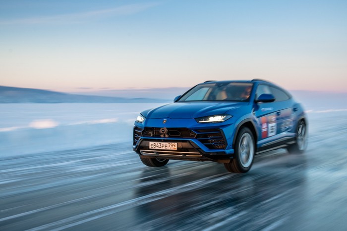 Lamborghini Urus Pecahkan Rekor Kecepatan di Atass ES