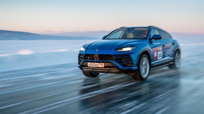 Lamborghini Urus Pecahkan Rekor Kecepatan di Atass ES Lamborghini Urus Pecahkan Rekor Kecepatan di Atass ES