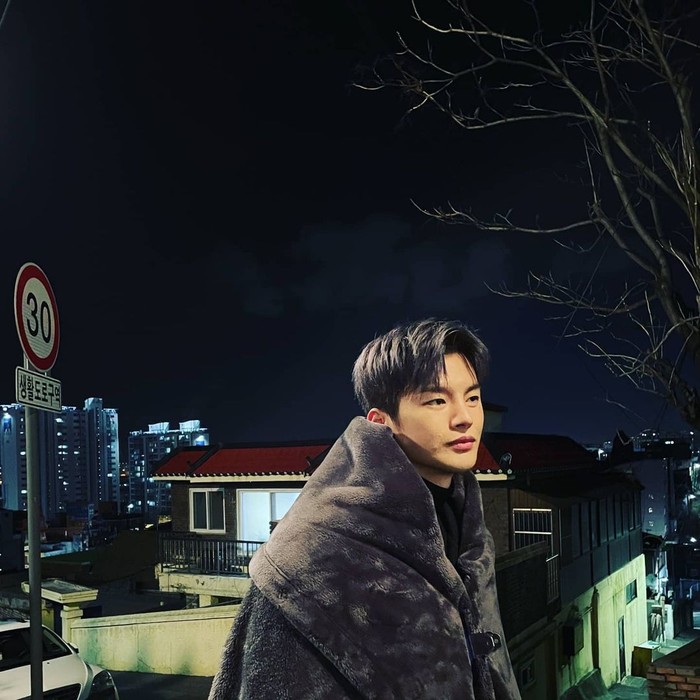 Manisnya Seo In Guk Saat Masak Steak hingga Pamer Cake Manisnya Seo In Guk Saat Masak Steak hingga Pamer Cake
