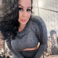 Marcela mengaku tidak ingin membebani anaknya dengan tumpukan utang terlebih ia selama ini giat belajar. Utang sangat tinggi di sini dan aku tidak ingin anakku terbebani utang. Anakku sangat mandiri dan selalu suka sekolah dan melakukan yang terbaik, katanya.  Foto: Instagram