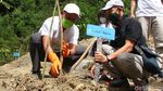 Melihat Aksi Tanam Sejuta Pohon di Lahan Longsor
